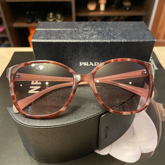 😻SOLD😻Prada Pink Sunglasses